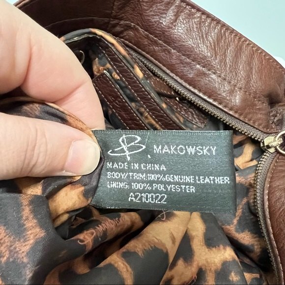 B Makowsky brown leather slouchy hobo shoulder handbag purse. - Picture 11 of 12